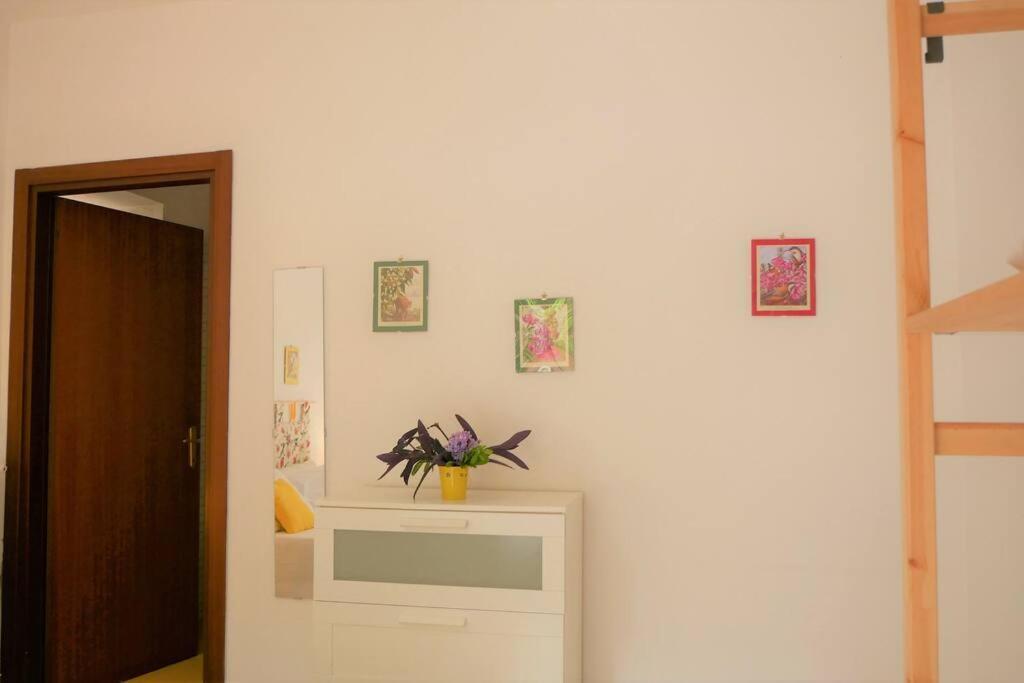 House With Garden And Parking Space In Mergellina เนเปิลส์ ภายนอก รูปภาพ