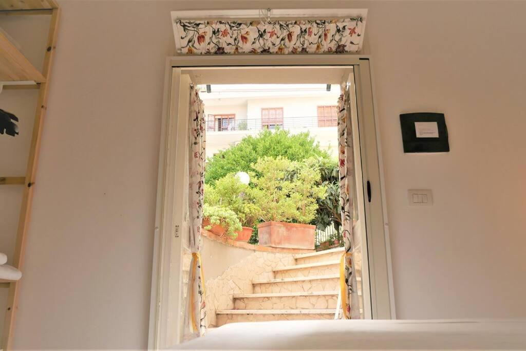 House With Garden And Parking Space In Mergellina เนเปิลส์ ภายนอก รูปภาพ